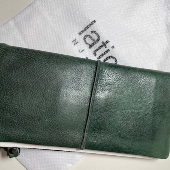 Latico Leathers Andi Wallet Forest Green Brand New - Picture 1 of 3